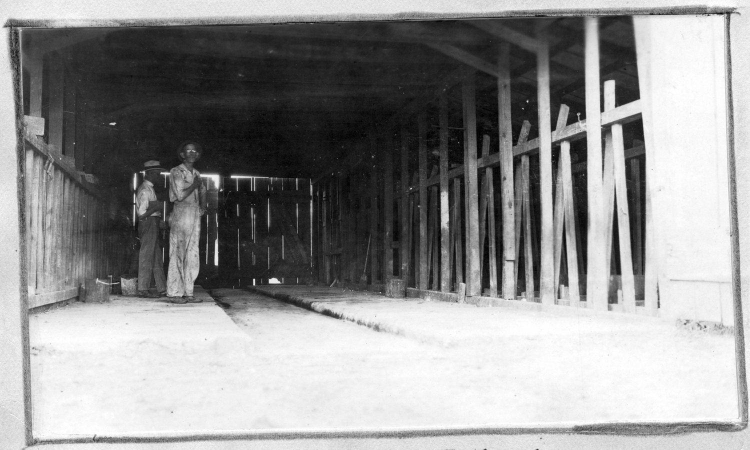 198~A. M. Scarborough Barn Aug 1920.jpg